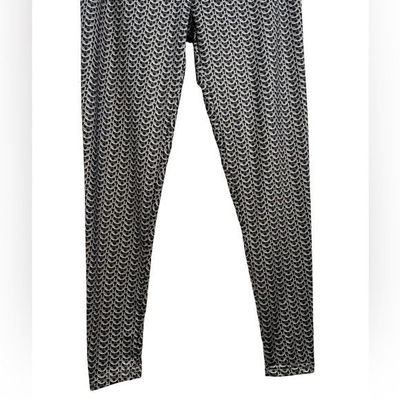 Chain Link Design Black and Gray Leggings Juniors Girls Size L ☀️ - Picture 6 of 14